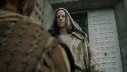extant_GameOfThrones_5x02-TheHouseOfBlackAndWhite_4758