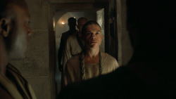 extant_GameOfThrones_5x02-TheHouseOfBlackAndWhite_4881