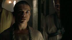 extant_GameOfThrones_5x02-TheHouseOfBlackAndWhite_4901