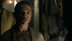 extant_GameOfThrones_5x02-TheHouseOfBlackAndWhite_4903