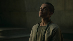 extant_GameOfThrones_5x02-TheHouseOfBlackAndWhite_5014