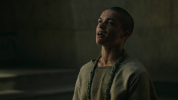 extant_GameOfThrones_5x02-TheHouseOfBlackAndWhite_5020