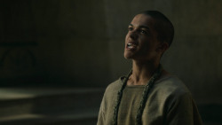 extant_GameOfThrones_5x02-TheHouseOfBlackAndWhite_5024