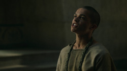 extant_GameOfThrones_5x02-TheHouseOfBlackAndWhite_5025