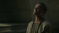 extant_GameOfThrones_5x02-TheHouseOfBlackAndWhite_5026