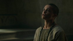 extant_GameOfThrones_5x02-TheHouseOfBlackAndWhite_5028
