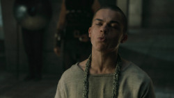 extant_GameOfThrones_5x02-TheHouseOfBlackAndWhite_5048