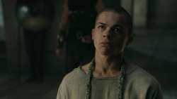 extant_GameOfThrones_5x02-TheHouseOfBlackAndWhite_5053