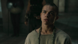 extant_GameOfThrones_5x02-TheHouseOfBlackAndWhite_5054