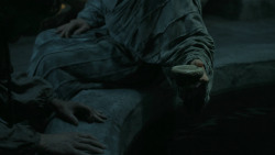 extant_GameOfThrones_5x03-HighSparrow_0078