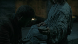 extant_GameOfThrones_5x03-HighSparrow_0082