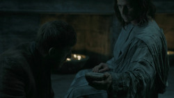 extant_GameOfThrones_5x03-HighSparrow_0084