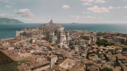 extant_GameOfThrones_5x03-HighSparrow_0378