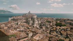 extant_GameOfThrones_5x03-HighSparrow_0380