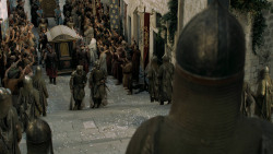 extant_GameOfThrones_5x03-HighSparrow_0386