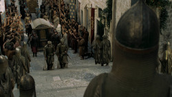 extant_GameOfThrones_5x03-HighSparrow_0387