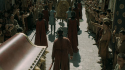 extant_GameOfThrones_5x03-HighSparrow_0390