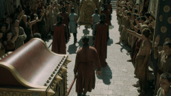 extant_GameOfThrones_5x03-HighSparrow_0391