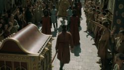 extant_GameOfThrones_5x03-HighSparrow_0392