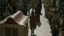 extant_GameOfThrones_5x03-HighSparrow_0393