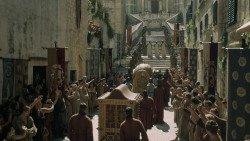 extant_GameOfThrones_5x03-HighSparrow_0422
