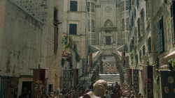 extant_GameOfThrones_5x03-HighSparrow_0427