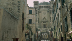 extant_GameOfThrones_5x03-HighSparrow_0433