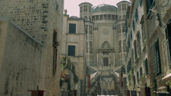 extant_GameOfThrones_5x03-HighSparrow_0434