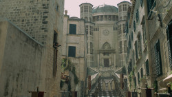 extant_GameOfThrones_5x03-HighSparrow_0436
