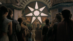 extant_GameOfThrones_5x03-HighSparrow_0459