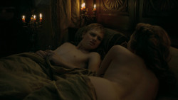 extant_GameOfThrones_5x03-HighSparrow_0535