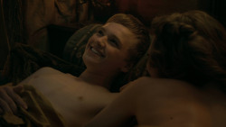 extant_GameOfThrones_5x03-HighSparrow_0634