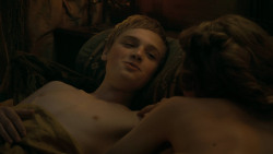 extant_GameOfThrones_5x03-HighSparrow_0645