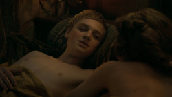 extant_GameOfThrones_5x03-HighSparrow_0646