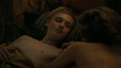 extant_GameOfThrones_5x03-HighSparrow_0647