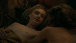 extant_GameOfThrones_5x03-HighSparrow_0649