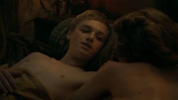 extant_GameOfThrones_5x03-HighSparrow_0652
