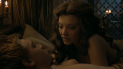 extant_GameOfThrones_5x03-HighSparrow_0660