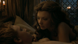 extant_GameOfThrones_5x03-HighSparrow_0664