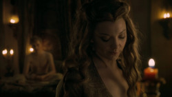 extant_GameOfThrones_5x03-HighSparrow_0737