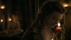 extant_GameOfThrones_5x03-HighSparrow_0742