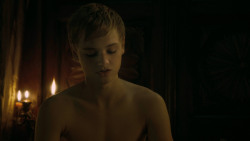 extant_GameOfThrones_5x03-HighSparrow_0744