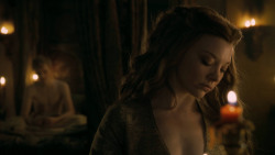 extant_GameOfThrones_5x03-HighSparrow_0756