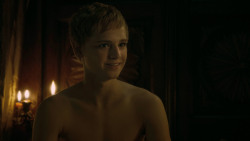 extant_GameOfThrones_5x03-HighSparrow_0766