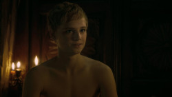 extant_GameOfThrones_5x03-HighSparrow_0770