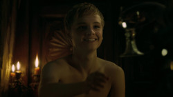extant_GameOfThrones_5x03-HighSparrow_0781