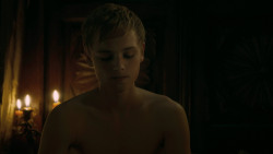 extant_GameOfThrones_5x03-HighSparrow_0795