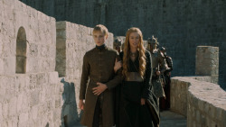 extant_GameOfThrones_5x03-HighSparrow_0856