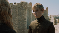 extant_GameOfThrones_5x03-HighSparrow_0945