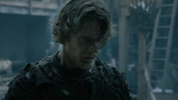 extant_GameOfThrones_5x03-HighSparrow_1254